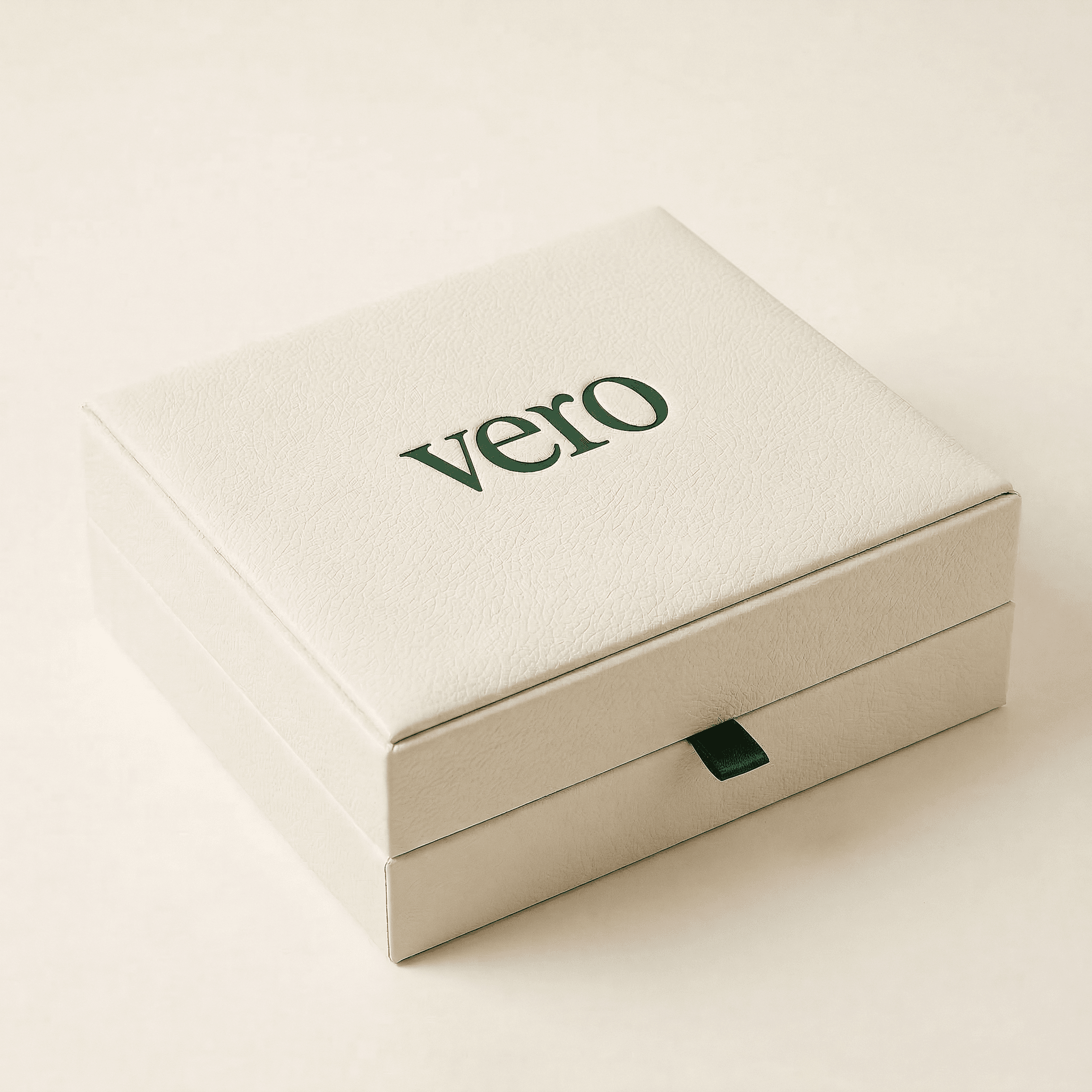 The VERO presentation box, closed